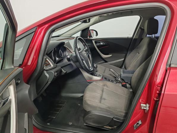 Opel Astra J с пробегом 2011 года, цена 475 000 рублей, 191380 км, хэтчбек, Автокод Объявления