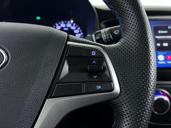 Hyundai Solaris II с пробегом 2017 года, цена 1 320 000 рублей, 91200 км, седан, Автокод Объявления