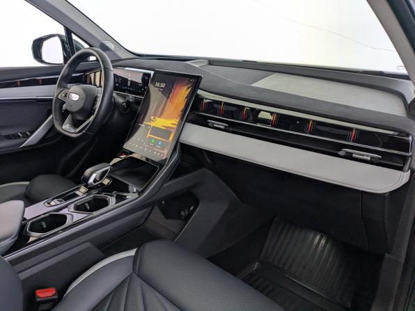 Geely Atlas II с пробегом 2024 года, цена 2 650 000 рублей, 43887 км, внедорожник, Автокод Объявления