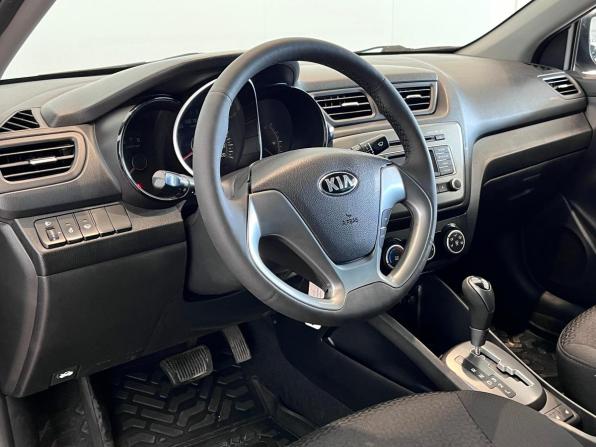 Kia Rio III Рестайлинг с пробегом 2015 года, цена 850 000 рублей, 178679 км, седан, Автокод Объявления