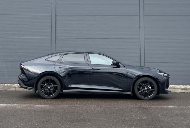 Changan UNI-V I с пробегом 2023 года, цена 2 390 000 рублей, 25134 км, лифтбек, Автокод Объявления