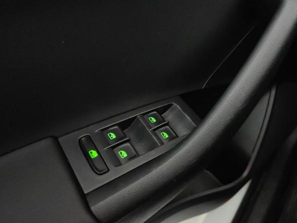 Skoda Rapid I Рестайлинг с пробегом 2018 года, цена 999 000 рублей, 123406 км, лифтбек, Автокод Объявления