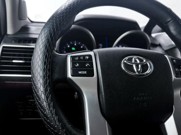 Toyota Land Cruiser Prado 150 Series Рестайлинг 1 с пробегом 2016 года, цена 4 260 000 рублей, 94042 км, внедорожник, Автокод Объявления