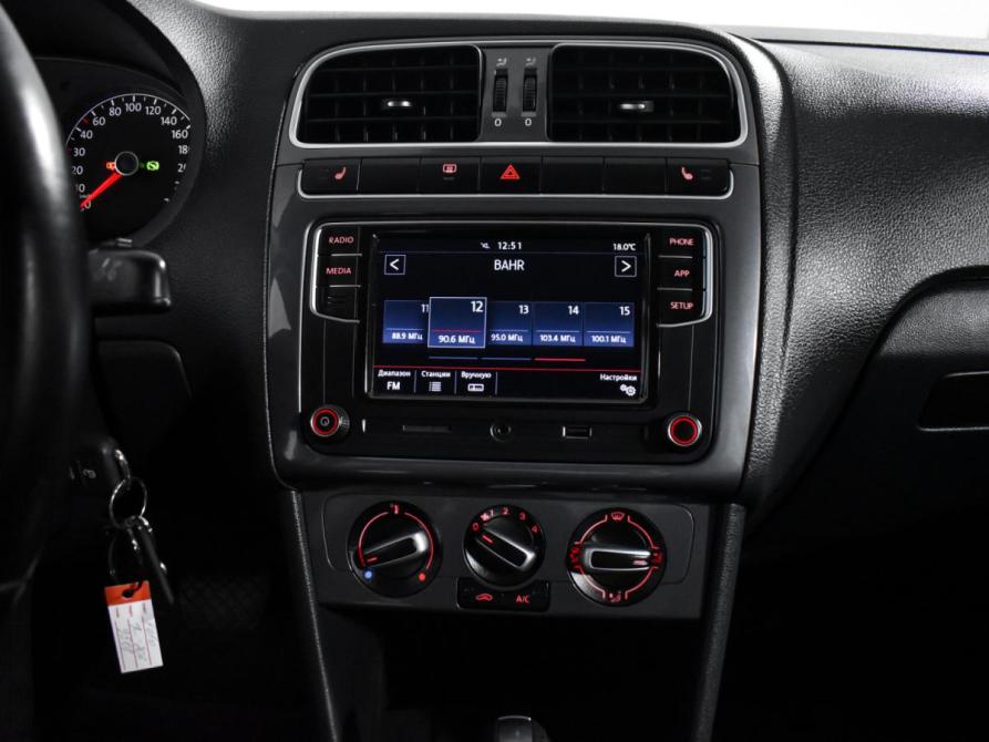Volkswagen Polo V Рестайлинг Санкт-Петербург  - изображение 16
