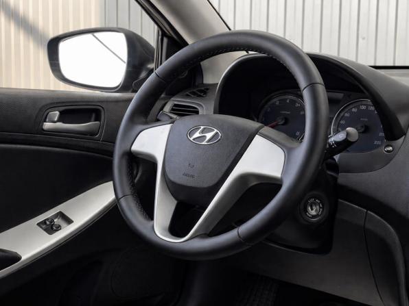 Hyundai Solaris I Рестайлинг с пробегом 2016 года, цена 917 000 рублей, 194493 км, седан, Автокод Объявления