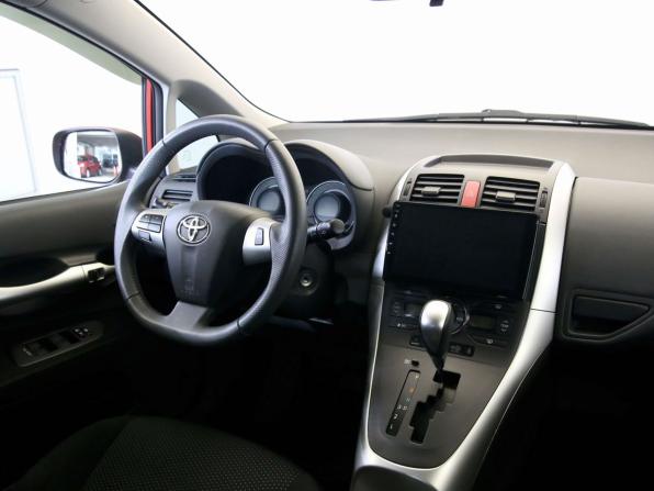 Toyota Auris I Рестайлинг с пробегом 2012 года, цена 1 250 000 рублей, 50915 км, хэтчбек, Автокод Объявления