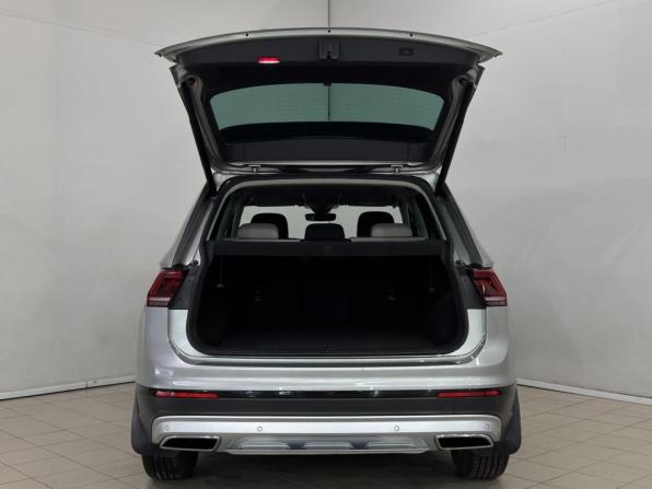 Volkswagen Tiguan II с пробегом 2019 года, цена 2 549 000 рублей, 122637 км, внедорожник, Автокод Объявления