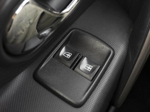 Renault Sandero II с пробегом 2015 года, цена 779 000 рублей, 71804 км, хэтчбек, Автокод Объявления