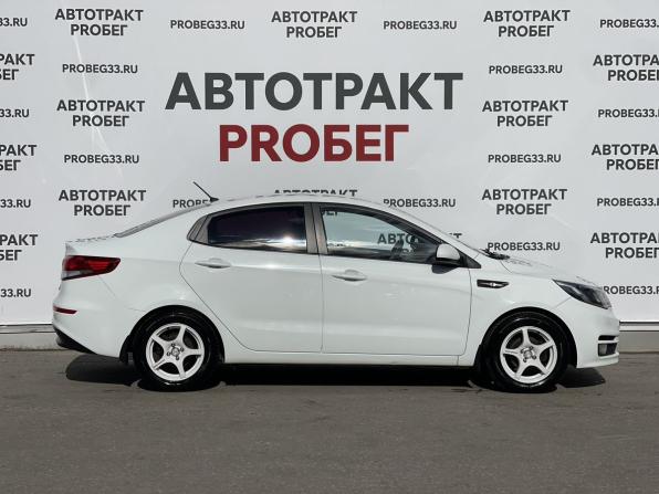 Kia Rio III Рестайлинг с пробегом 2015 года, цена 1 065 000 рублей, 63558 км, седан, Автокод Объявления