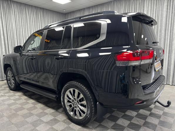 Toyota Land Cruiser 300 Series с пробегом 2022 года, цена 10 370 000 рублей, 64826 км, внедорожник, Автокод Объявления