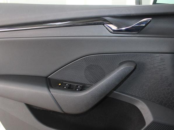 Skoda Octavia IV (A8) с пробегом 2021 года, цена 2 589 900 рублей, 79685 км, лифтбек, Автокод Объявления