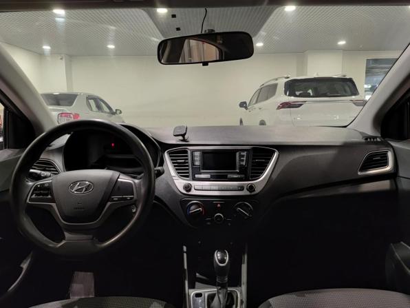 Hyundai Solaris II с пробегом 2018 года, цена 1 325 000 рублей, 175381 км, седан, Автокод Объявления