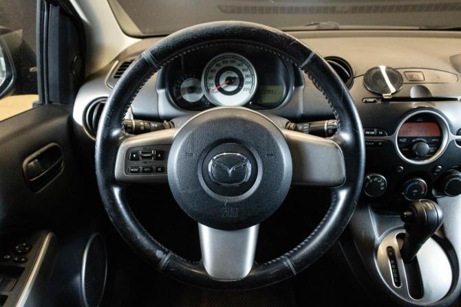 Mazda 2 II (DE) с пробегом 2008 года, цена 529 000 рублей, 217931 км, хэтчбек, Автокод Объявления