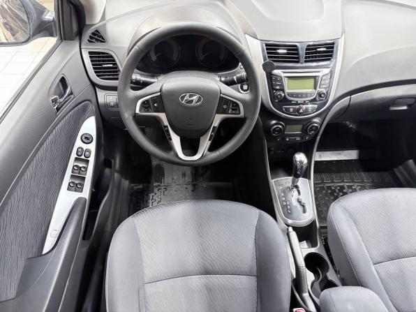 Hyundai Solaris I с пробегом 2013 года, цена 879 900 рублей, 156000 км, седан, Автокод Объявления