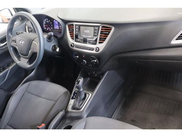 Hyundai Solaris II с пробегом 2019 года, цена 1 408 000 рублей, 90165 км, седан, Автокод Объявления