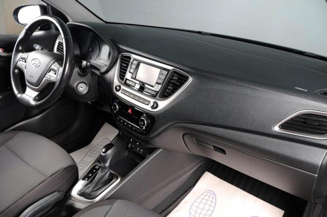 Hyundai Solaris II с пробегом 2017 года, цена 1 299 000 рублей, 116985 км, седан, Автокод Объявления