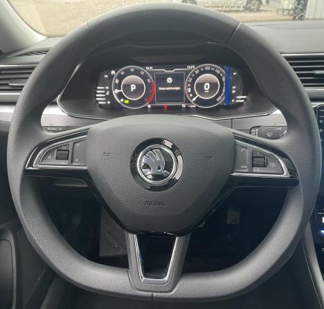 Skoda Superb III Рестайлинг с пробегом 2025 года, цена 3 575 000 рублей, 194 км, лифтбек, Автокод Объявления