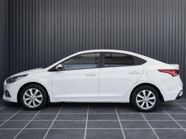 Hyundai Solaris II с пробегом 2017 года, цена 1 282 999 рублей, 98327 км, седан, Автокод Объявления