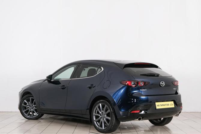 Mazda 3 IV (BP) с пробегом 2021 года, цена 2 069 000 рублей, 13250 км, хэтчбек, Автокод Объявления