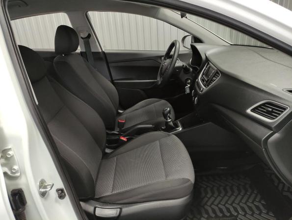 Hyundai Solaris II с пробегом 2017 года, цена 997 000 рублей, 90729 км, седан, Автокод Объявления