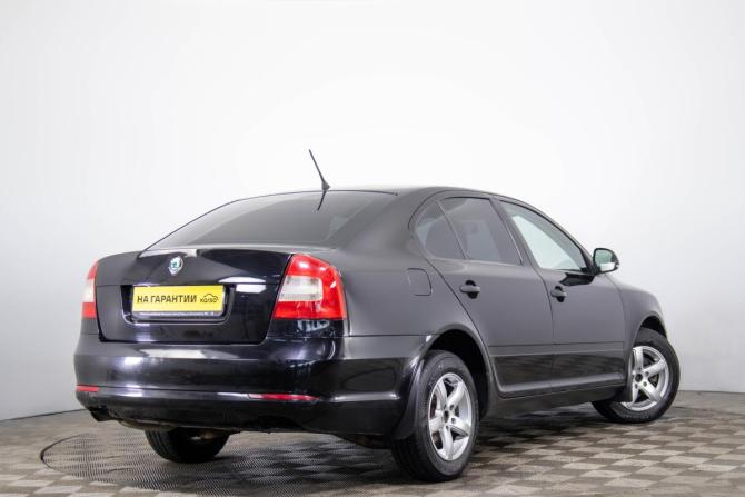 Skoda Octavia II (A5) Рестайлинг с пробегом 2011 года, цена 949 000 рублей, 268256 км, лифтбек, Автокод Объявления