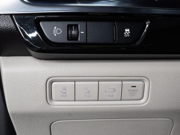 Kia Carnival IV с пробегом 2022 года, цена 4 899 000 рублей, 77169 км, минивэн, Автокод Объявления