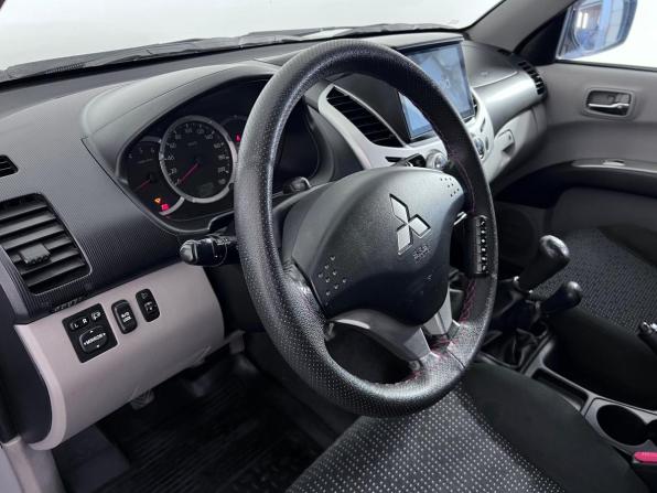 Mitsubishi L200 IV с пробегом 2011 года, цена 1 450 000 рублей, 220693 км, пикап, Автокод Объявления
