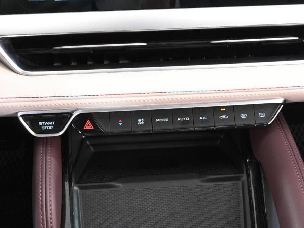 Geely Monjaro I с пробегом 2023 года, цена 3 225 000 рублей, 44146 км, внедорожник, Автокод Объявления