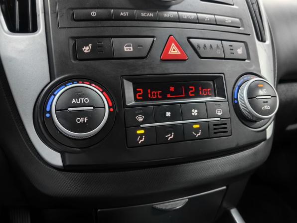 Kia Ceed I Рестайлинг с пробегом 2011 года, цена 770 000 рублей, 244800 км, хэтчбек, Автокод Объявления