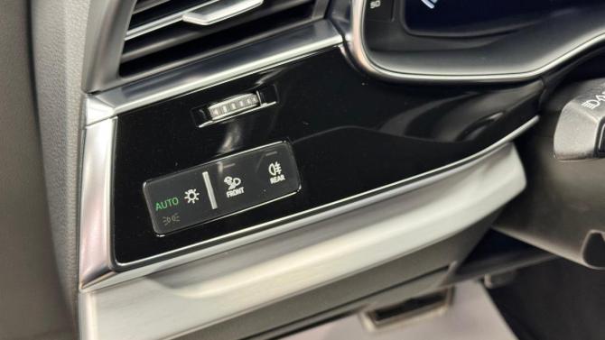 Audi Q7 II (4M) Рестайлинг с пробегом 2021 года, цена 6 100 000 рублей, 115233 км, внедорожник, Автокод Объявления