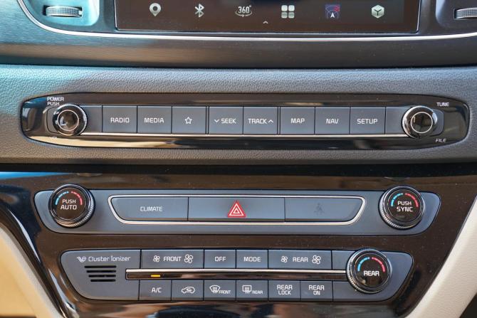 Kia Carnival III с пробегом 2018 года, цена 2 999 000 рублей, 92464 км, минивэн, Автокод Объявления