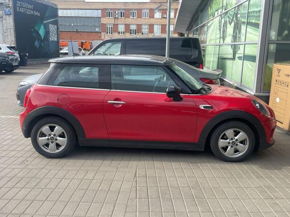 Mini Hatch III (F55/F56) Рестайлинг с пробегом 2019 года, цена 1 800 000 рублей, 46360 км, хэтчбек, Автокод Объявления