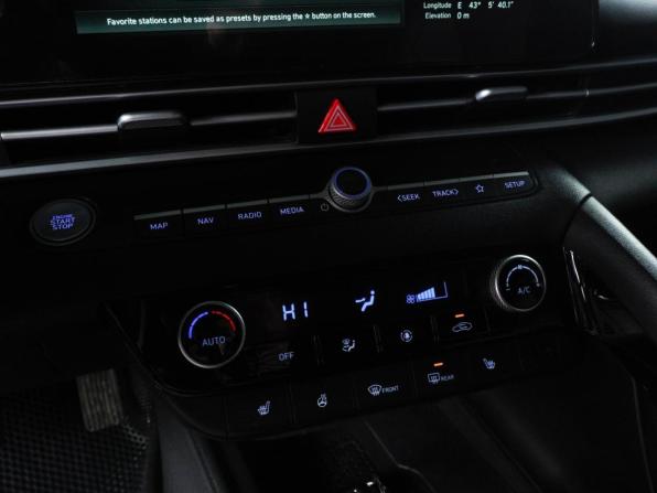 Hyundai Elantra VII (CN7) Рестайлинг с пробегом 2024 года, цена 2 129 000 рублей, 41509 км, седан, Автокод Объявления