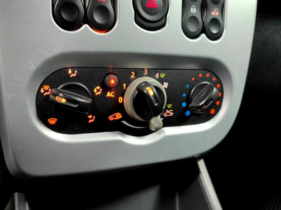 Renault Logan I Рестайлинг Москва  - изображение 18
