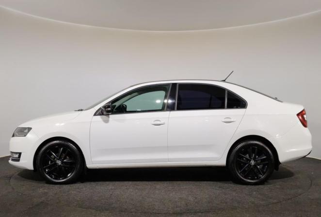 Skoda Rapid I Рестайлинг с пробегом 2018 года, цена 950 000 рублей, 252267 км, лифтбек, Автокод Объявления