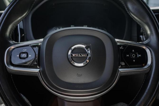 Volvo XC60 II с пробегом 2020 года, цена 2 889 000 рублей, 96212 км, внедорожник, Автокод Объявления