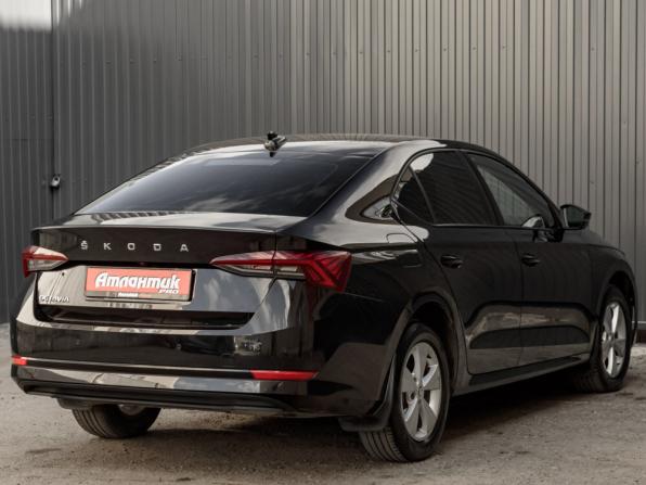 Skoda Octavia IV (A8) с пробегом 2021 года, цена 2 290 000 рублей, 106370 км, лифтбек, Автокод Объявления