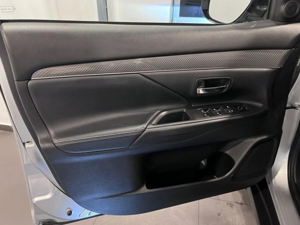 Mitsubishi Outlander III Рестайлинг 3 с пробегом 2021 года, цена 3 240 000 рублей, 61809 км, внедорожник, Автокод Объявления