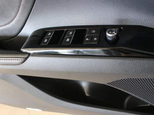 Toyota Camry VIII (XV70) с пробегом 2018 года, цена 2 785 800 рублей, 61302 км, седан, Автокод Объявления