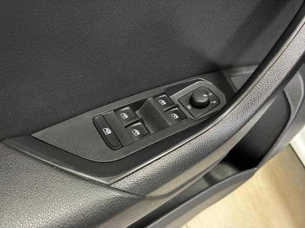 Skoda Karoq I с пробегом 2021 года, цена 1 850 000 рублей, 168000 км, внедорожник, Автокод Объявления