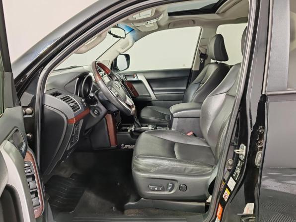 Toyota Land Cruiser Prado 150 Series Рестайлинг 1 с пробегом 2014 года, цена 4 299 000 рублей, 80698 км, внедорожник, Автокод Объявления