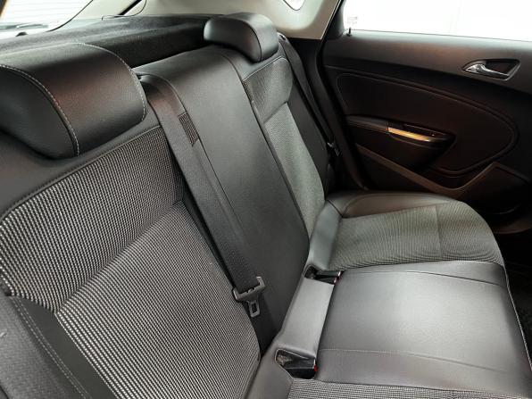 Opel Astra J с пробегом 2011 года, цена 820 000 рублей, 133897 км, хэтчбек, Автокод Объявления