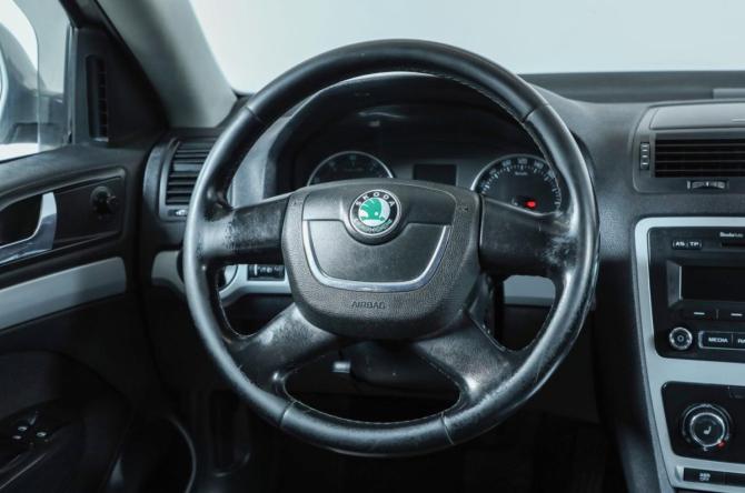 Skoda Octavia II (A5) Рестайлинг с пробегом 2010 года, цена 699 000 рублей, 181000 км, лифтбек, Автокод Объявления