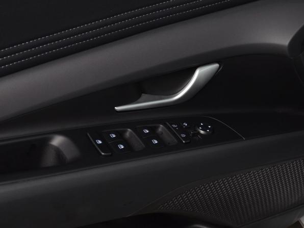Hyundai Elantra VII (CN7) Рестайлинг с пробегом 2025 года, цена 2 599 995 рублей, 14 км, седан, Автокод Объявления