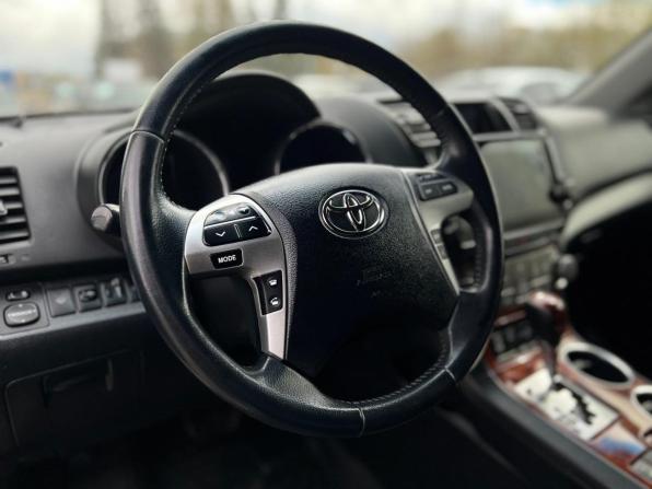 Toyota Highlander II (XU40) Рестайлинг с пробегом 2012 года, цена 2 100 000 рублей, 210200 км, внедорожник, Автокод Объявления