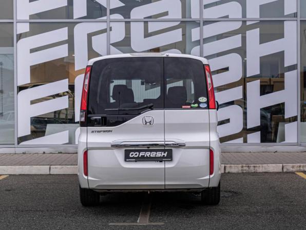 Honda Stepwgn V Рестайлинг с пробегом 2019 года, цена 2 295 000 рублей, 100536 км, минивэн, Автокод Объявления