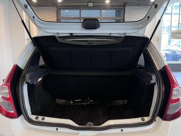 Renault Sandero I с пробегом 2013 года, цена 470 000 рублей, 236812 км, хэтчбек, Автокод Объявления