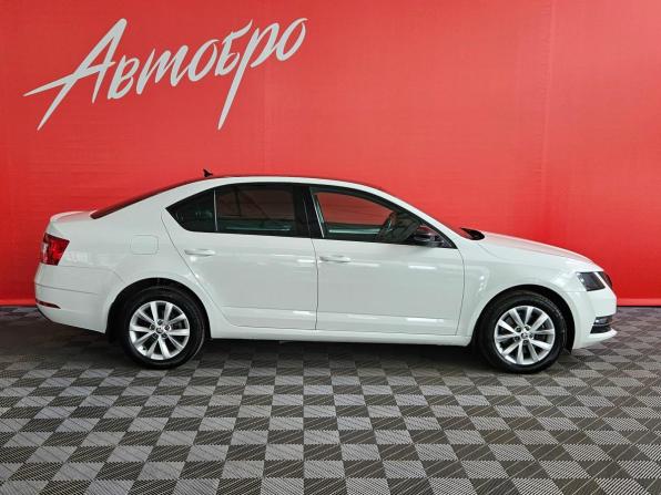 Skoda Octavia III (A7) Рестайлинг с пробегом 2017 года, цена 1 890 000 рублей, 148360 км, лифтбек, Автокод Объявления
