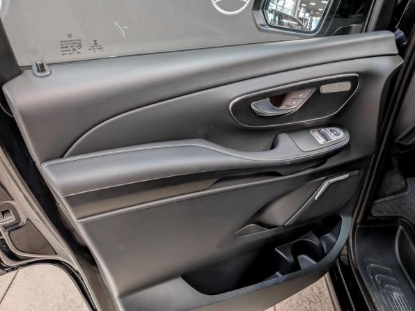 Mercedes-Benz V-Класс III (W447) Рестайлинг с пробегом 2022 года, цена 9 750 000 рублей, 17501 км, минивэн, Автокод Объявления