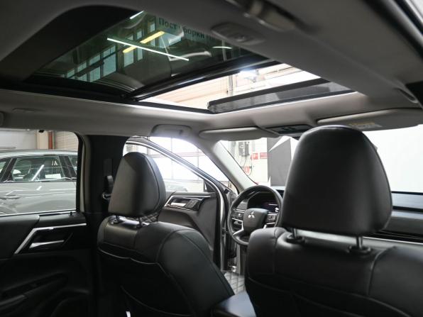 Mitsubishi Outlander IV с пробегом 2022 года, цена 4 249 900 рублей, 45125 км, внедорожник, Автокод Объявления